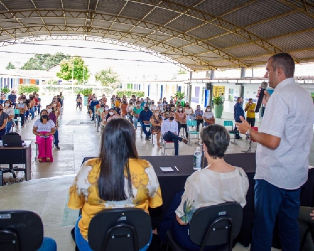 Prefeito Nicolas Pereira empossa as equipes gestoras das escolas municipais para o Biênio 2021/2022