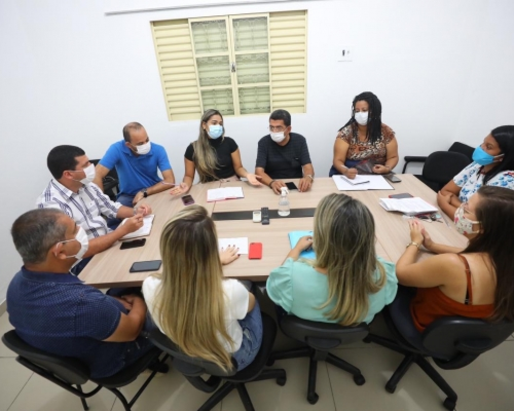 Prefeitura e Câmara de vereadores fazem planejamento para Semana da Mulher 2021