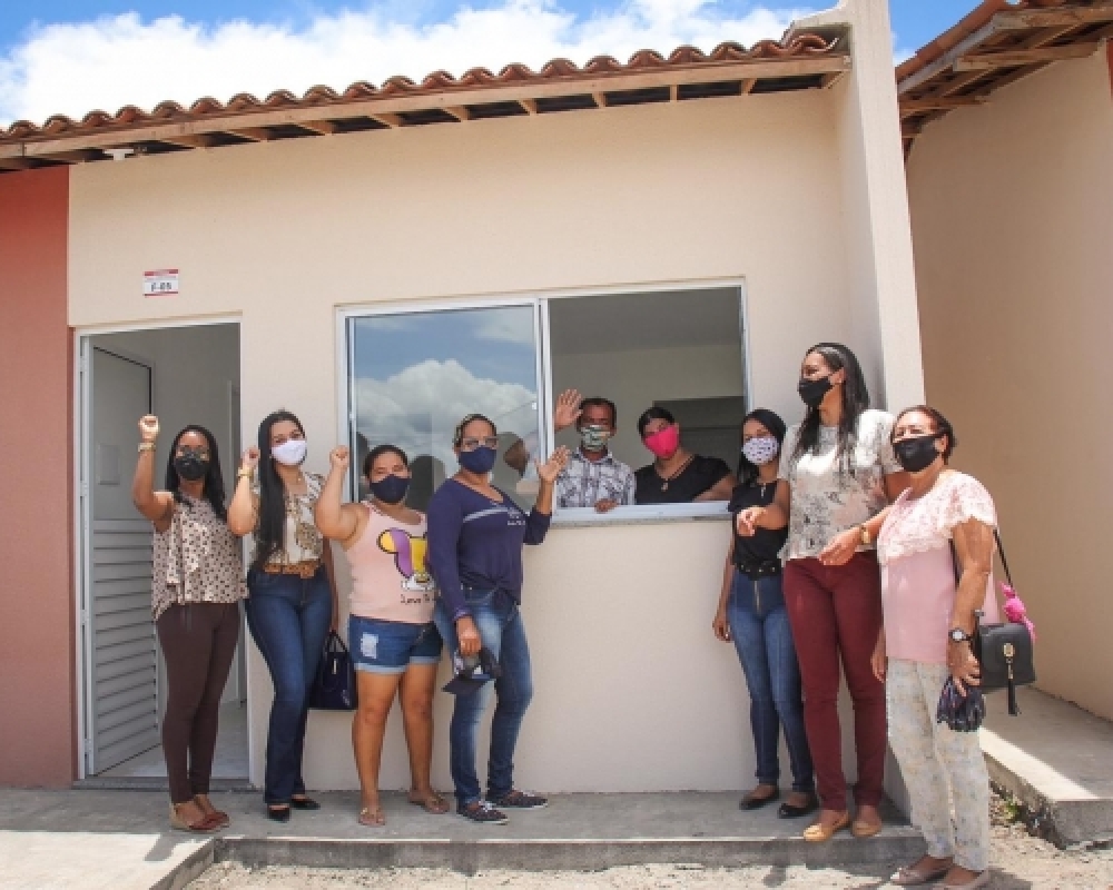 Comissão de beneficiários participa de visita ao Residencial Jorge Gomes da Silva