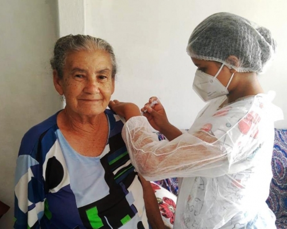 Idosos com idades a partir de 75 anos começam a ser vacinados a partir de Segunda-feira