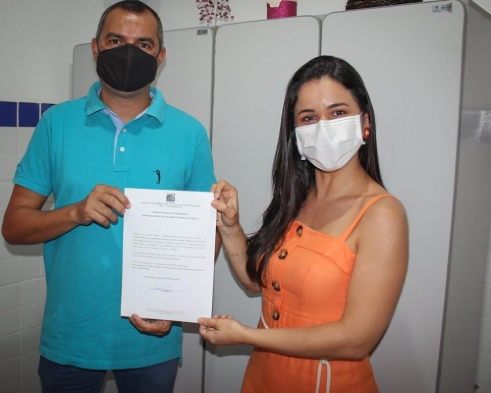 Prefeito assina termo de Interesse para compra de doses da Vacina contra a Covid-19