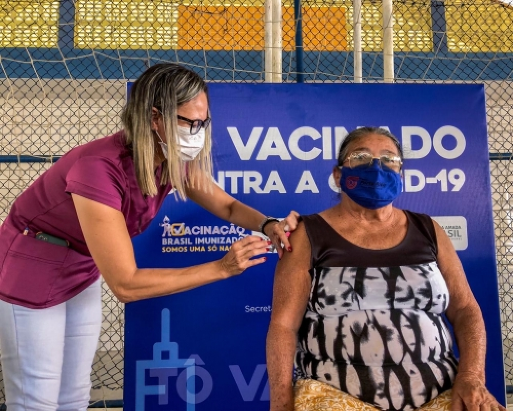Secretaria de Saúde iniciou vacinação para os idosos a partir de 63 anos