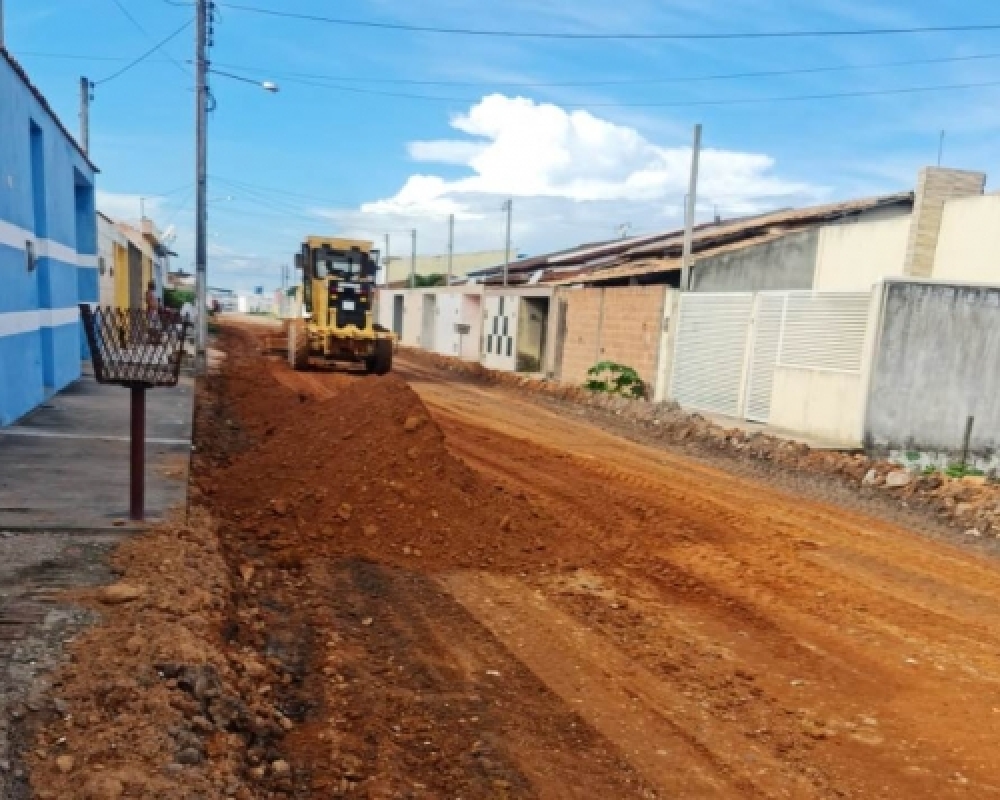 Secretarias intensificam manutenções de ruas e estradas vicinais após as chuvas