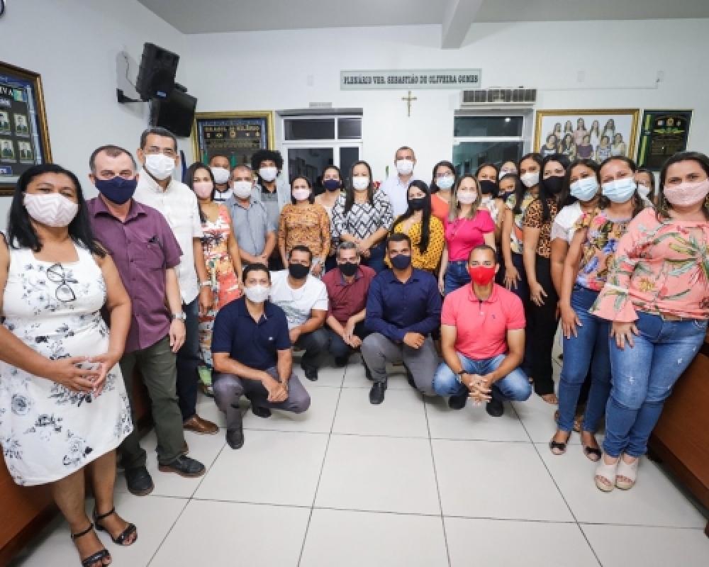 Prefeito Nicolas Pereira participou da posse dos novos membros do Conselho Municipal de Educação 