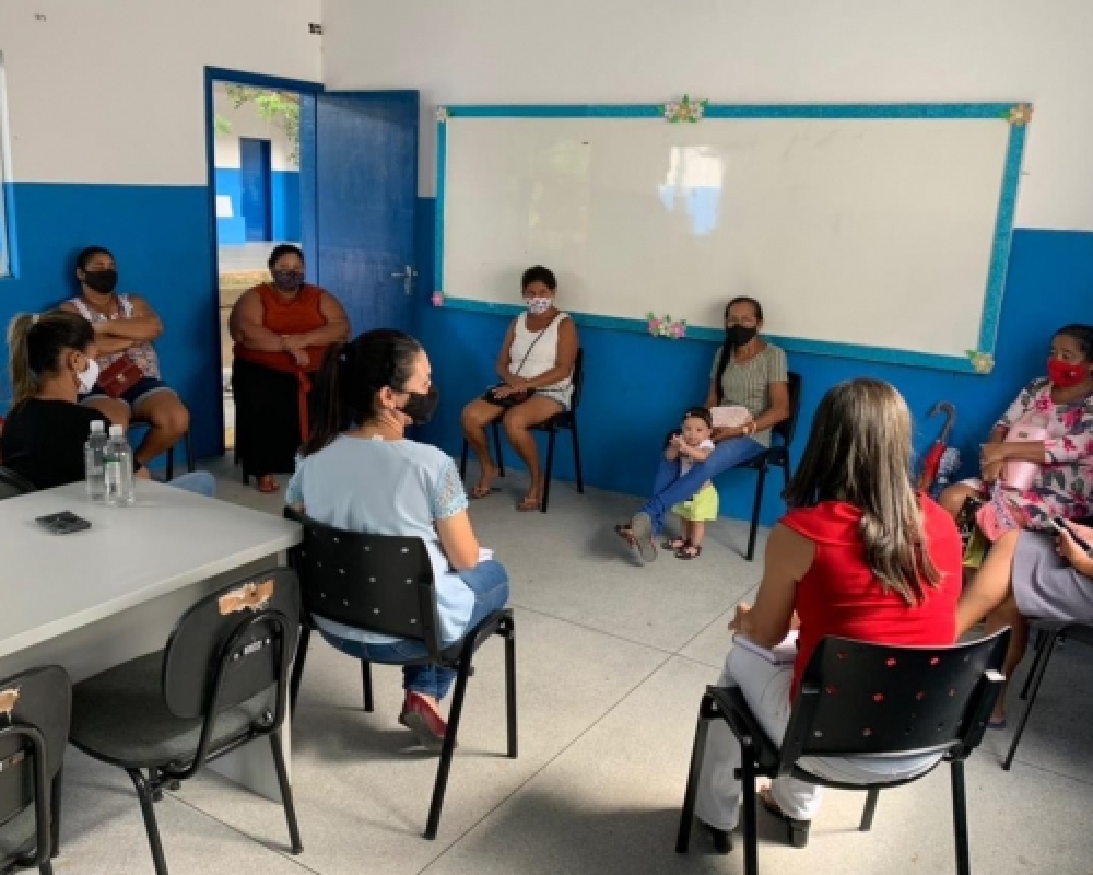 CRAS desenvolve o Projeto Semeando Raízes com mulheres beneficiárias do Complexo Nutricional