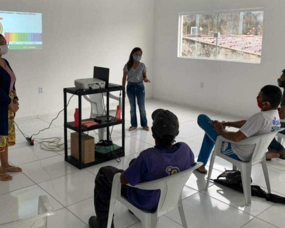 Secretaria de Educação realiza oficina para os monitores das hortas escolares