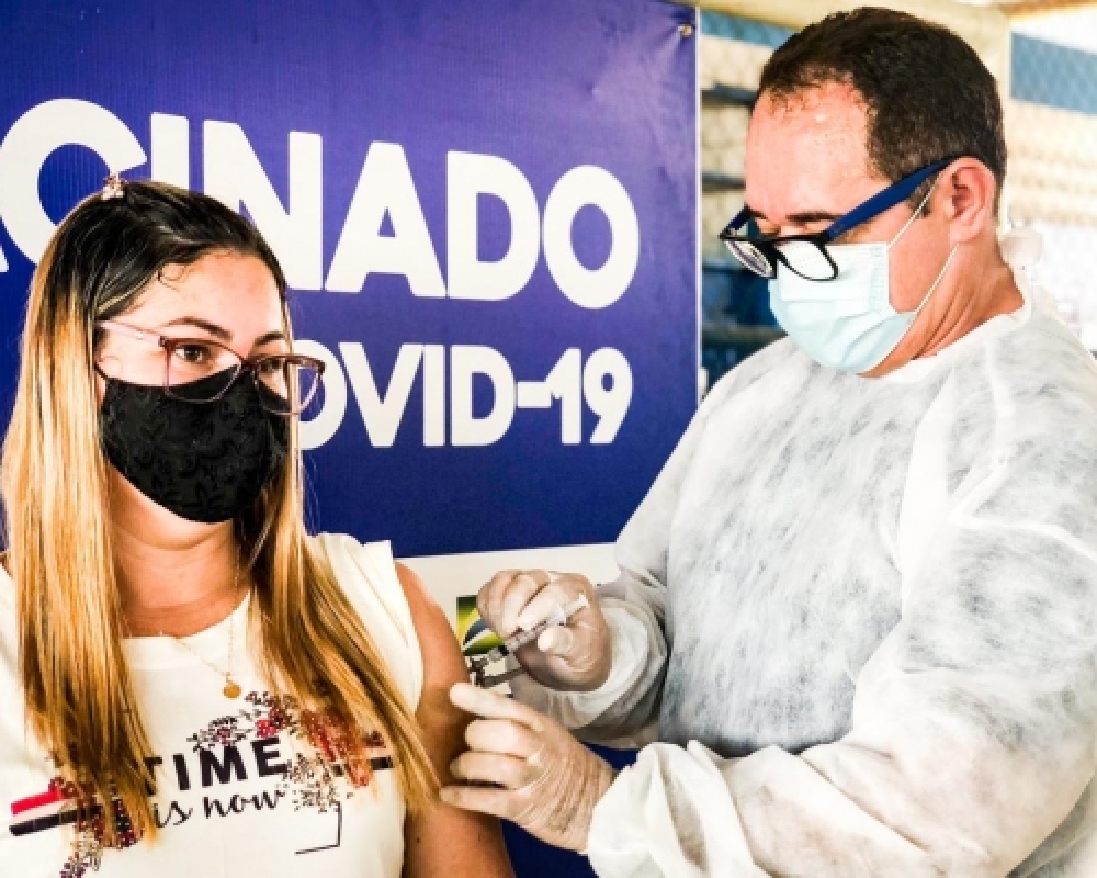 Campo Alegre inicia vacinação para todos os profissionais da educação acima de 18 anos 