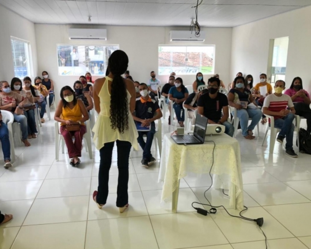 SEMED realiza formação para os agentes educacionais do Projeto Conexão da Aprendizagem