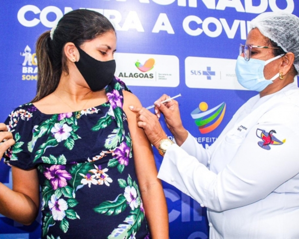 Secretaria de Saúde iniciou a vacinação para a população com idade a partir de 24 anos