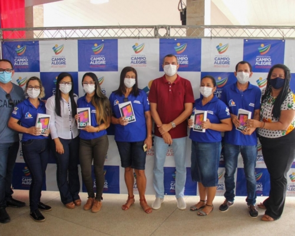 Prefeito Nicolas Pereira realiza a entrega de 100 novos Tablets para os ACS