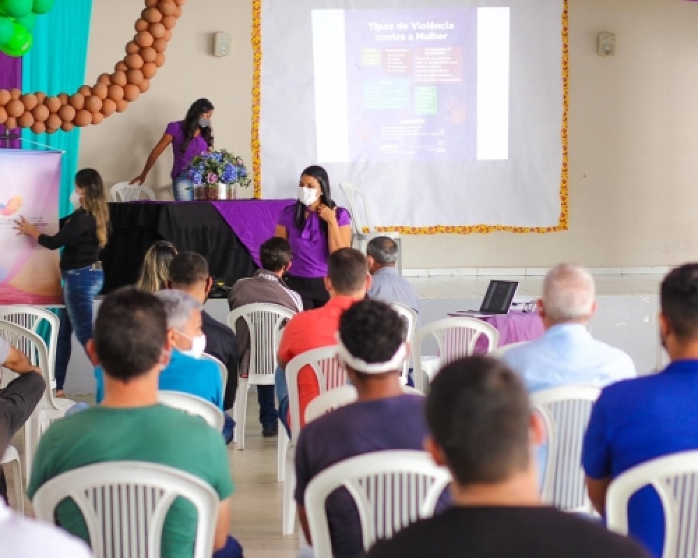 Secretaria da Mulher realizou palestra de abertura da Campanha Agosto Lilás