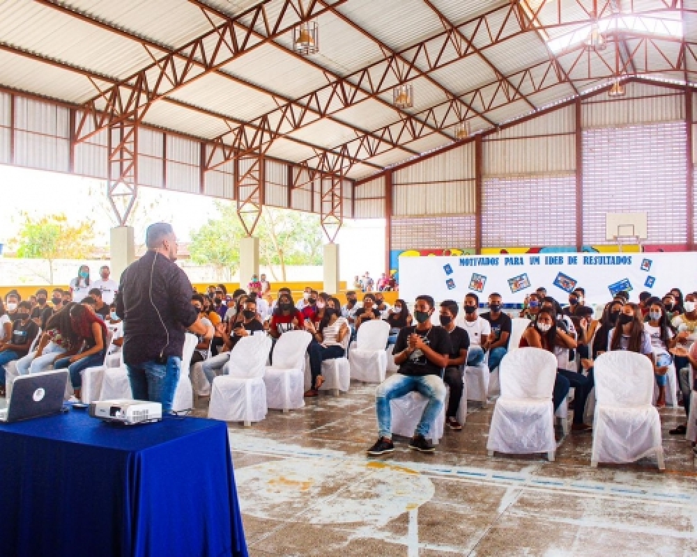 Secretaria de Educação realiza Palestra Motivacional para alunos da Escola Felizardo 