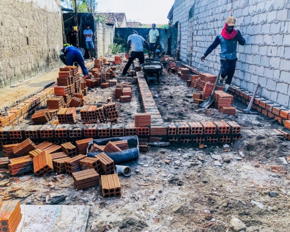 Prefeitura inicia construção de mais 05 novas moradias pelo Programa Municipal Minha Casa Renovada