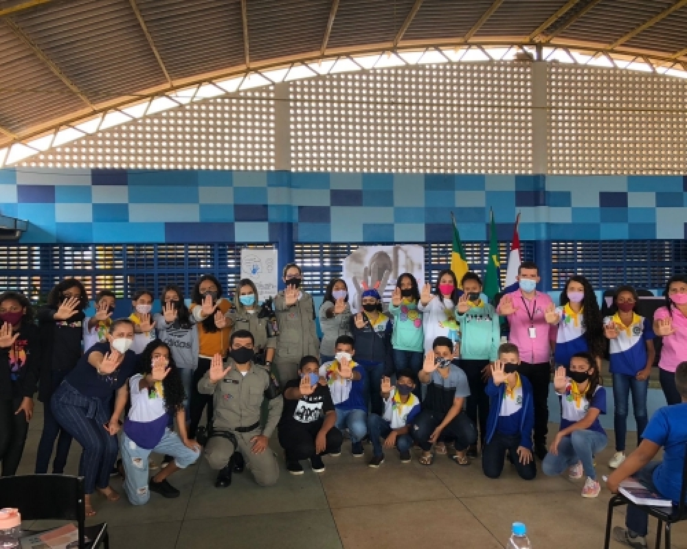 Escola Monsenhor Hildebrando realiza ações em alusão a Campanha Agosto Lilás
