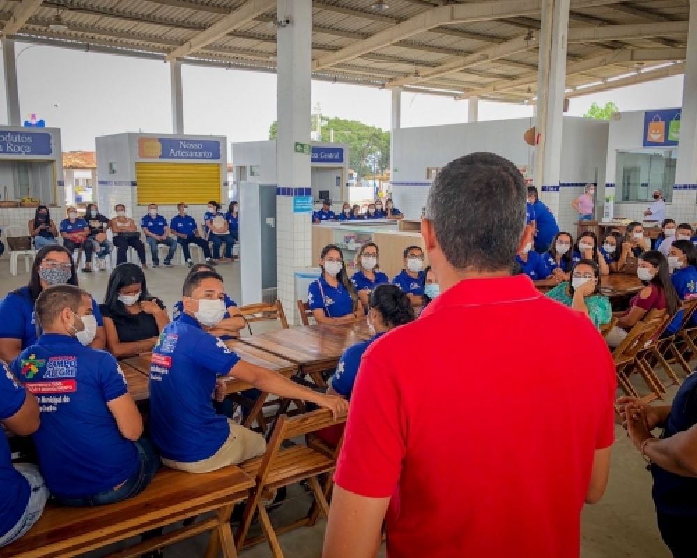 No dia do Agente de Saúde prefeito Nicolas Pereira tomou café com profissionais da categoria 