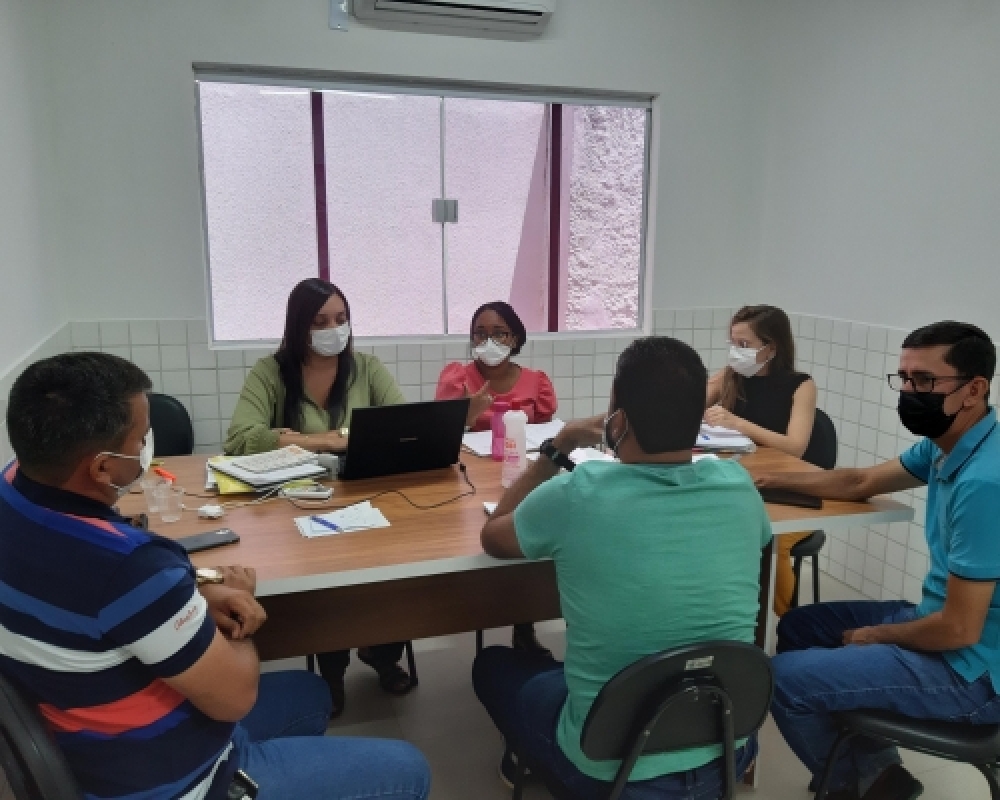 Encontro debate implantação de Cooperativa para coletores de materiais recicláveis em Luziápolis