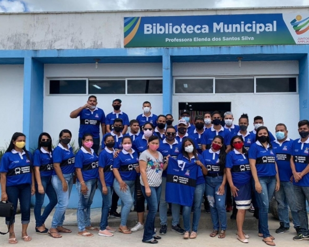 SEMED entrega novos fardamentos e certificados aos monitores do Transporte Escolar