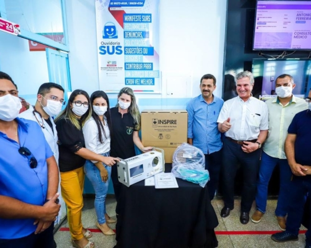 Senador Fernando Collor realizou entrega de equipamentos para o hospital de Campo Alegre