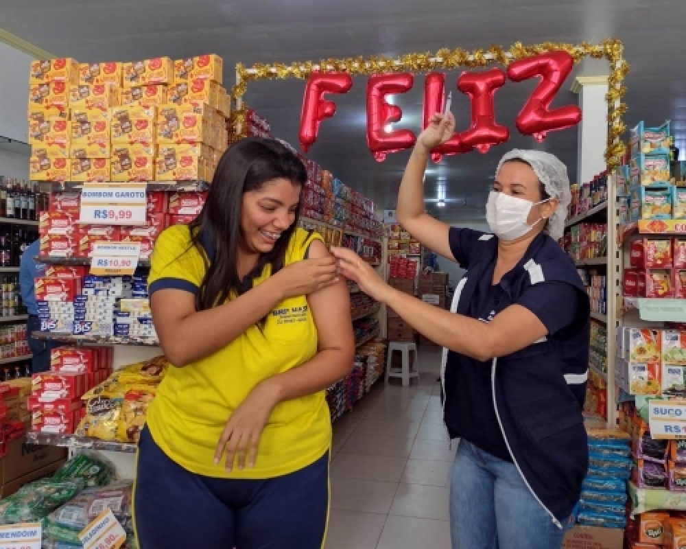 Secretaria de Saúde realizou ação de atualização vacinal aos colaboradores do comércio local