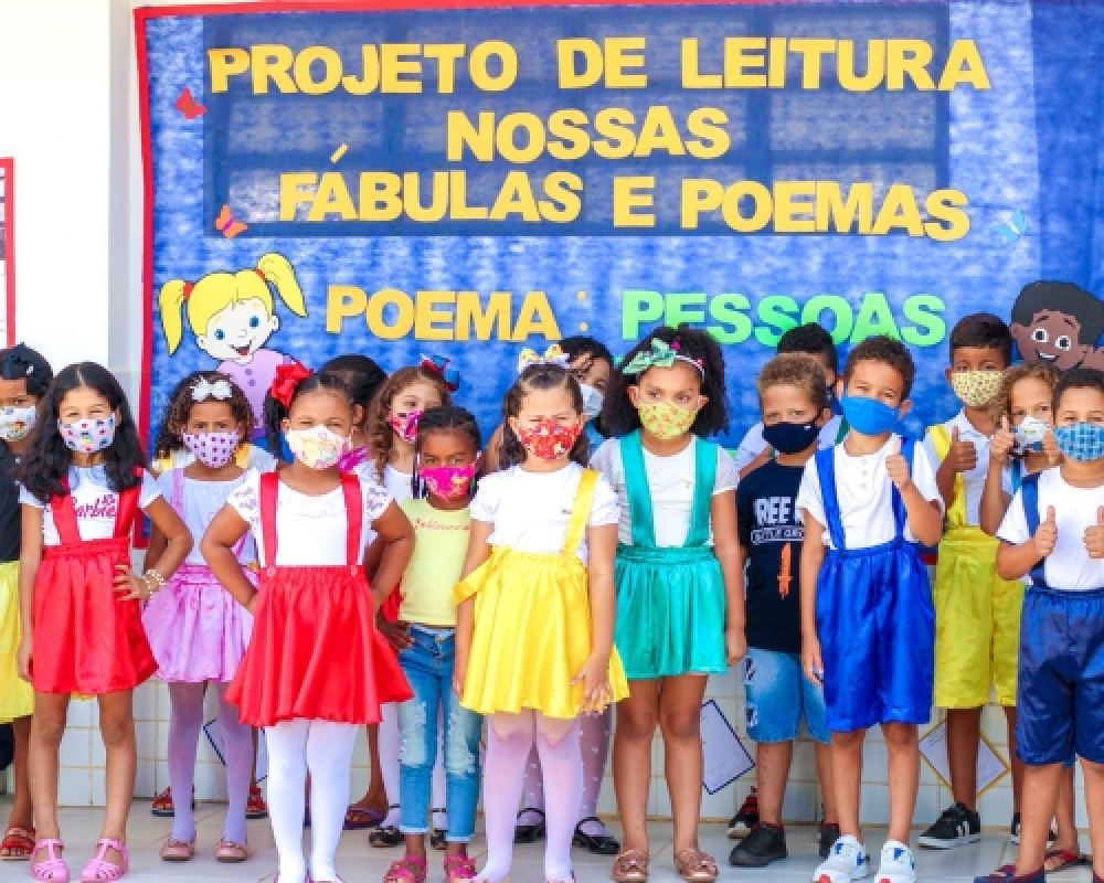 Escola Cicero Salustiano realizou a culminância do projeto de leitura nossas fábulas e poemas