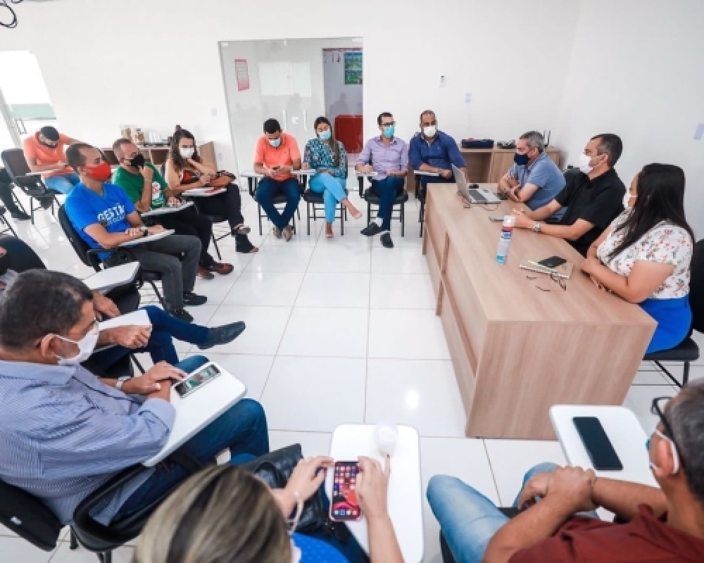 Prefeito Nicolas Pereira anuncia reajuste de 10% para servidores da educação para Janeiro 