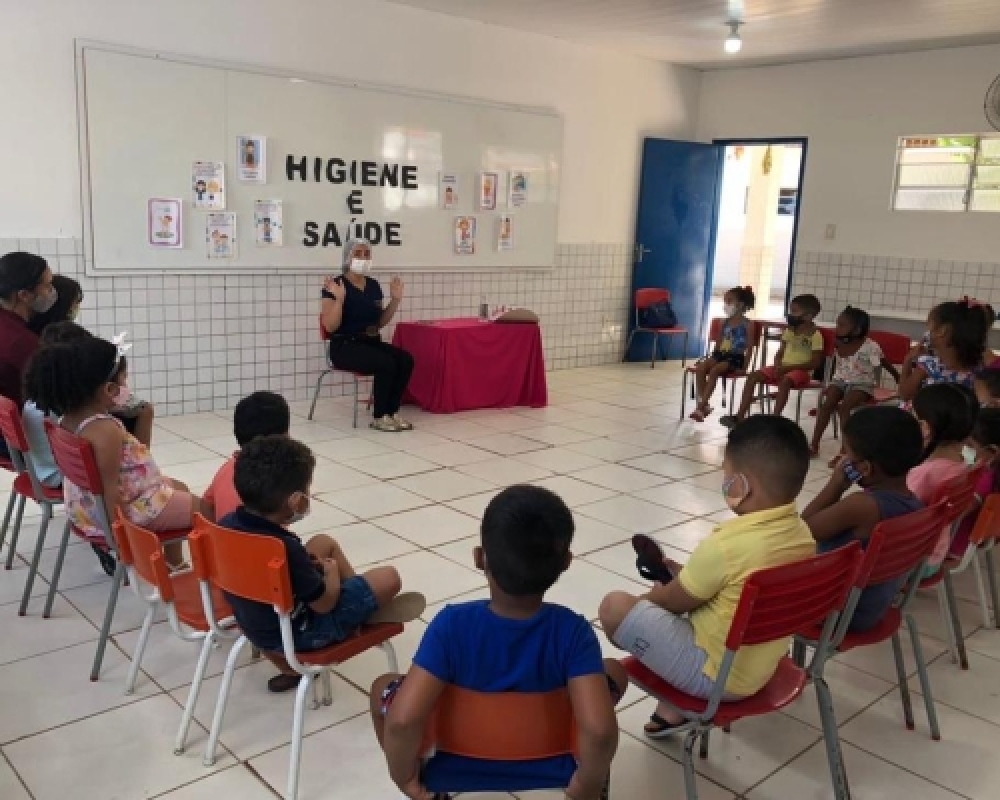 Alunos da Escola Cicero Salustiano recebem ação do Programa Saúde na Escola 