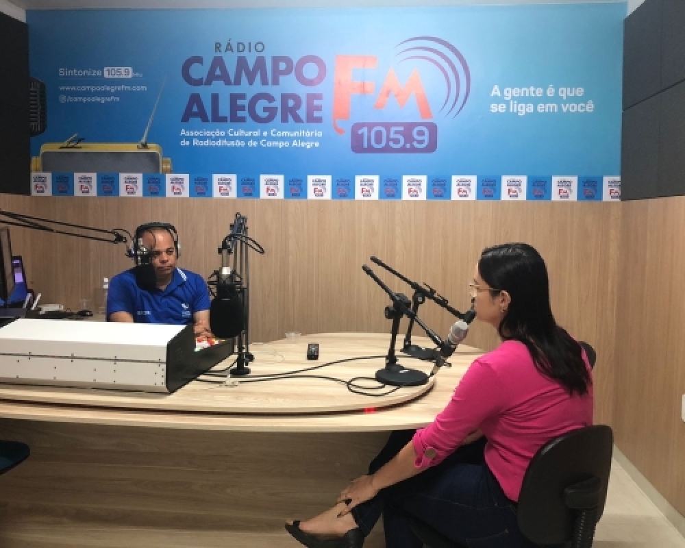 Coordenação do Cadastro Único falas dos programas sociais em entrevista na Rádio Campo Alegre FM