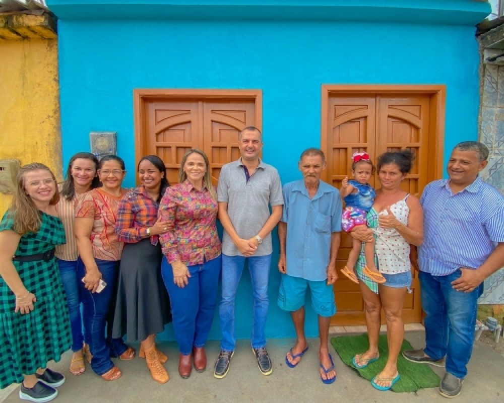 Prefeito Nicolas Pereira entregou mais duas casas em Luziápolis pelo programa Minha Casa Renovada 