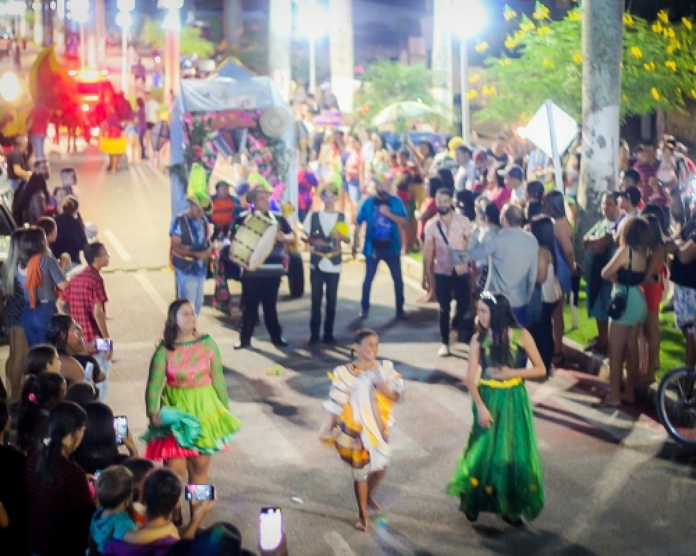 Prefeito Nicolas Pereira participou do desfile de Carroças Juninas realizado com sucesso