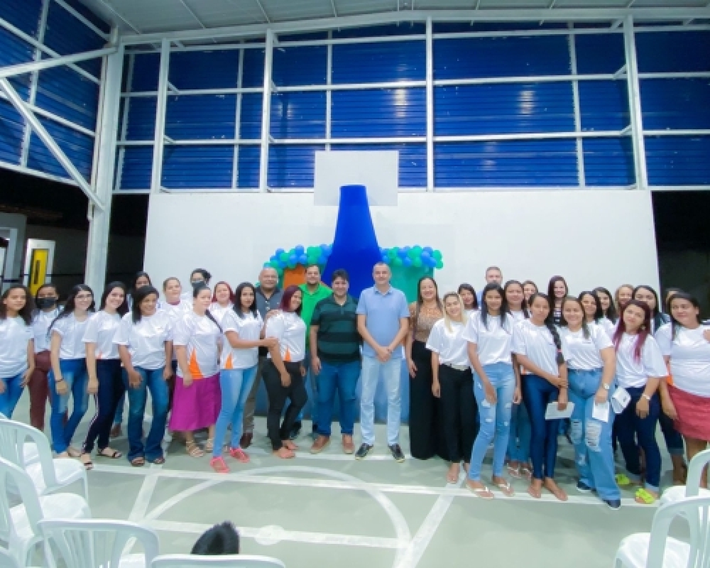 Prefeitura realizou aula inaugural de mais dois cursos para mulheres do distrito Luziápolis 