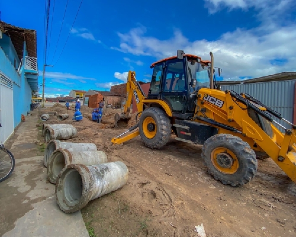 Prefeitura de Campo Alegre inicia drenagem para pavimentação da Rua Aldeir Santos Simplício 