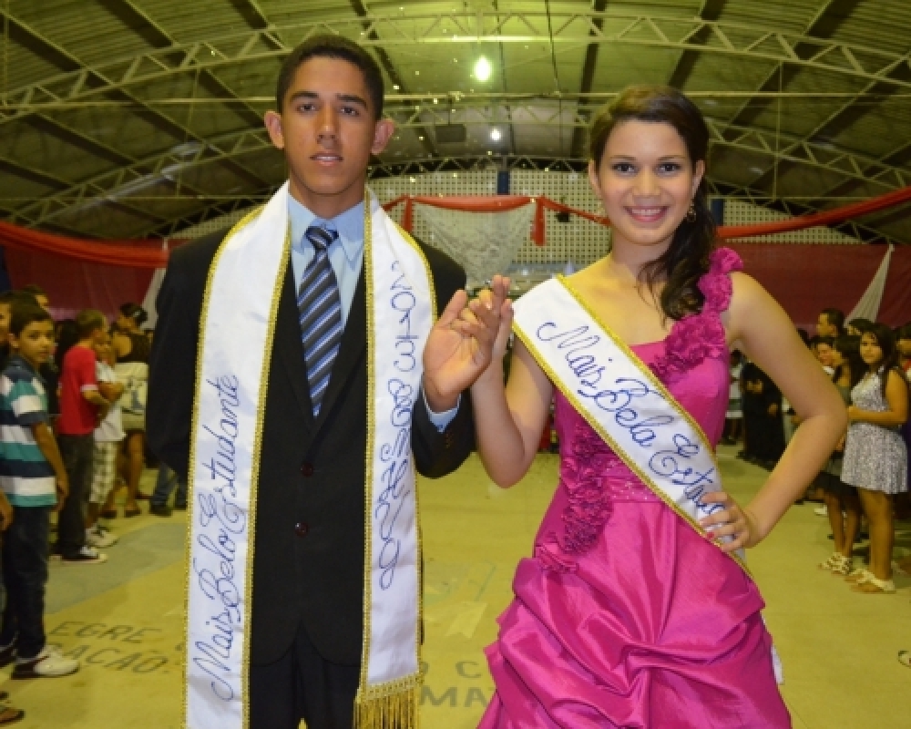 Semana do estudante: Escola Hildebrando Guimarães escolheu o mais belo casal do ano