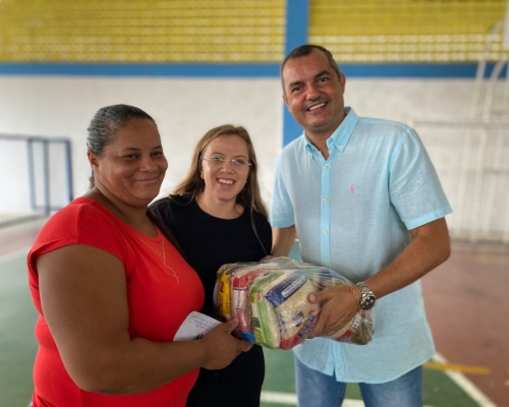 Bolsa Alegre: Prefeito Nicolas Pereira participou da distribuição de mais 1.300 cestas básicas