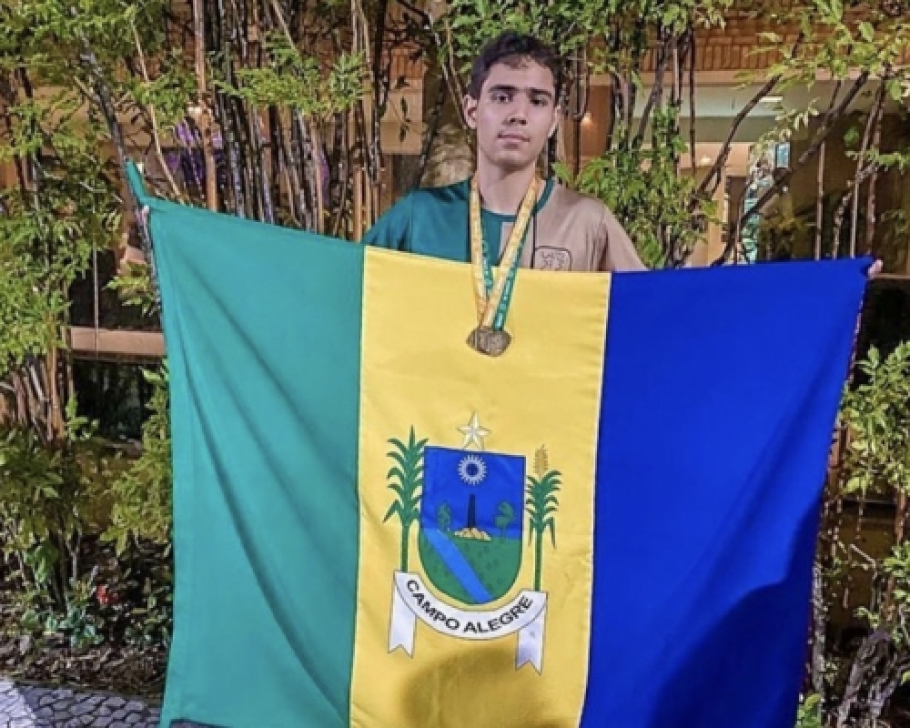 Aluno da Rede Municipal de Campo Alegre recebe medalha de ouro na OBMEP em solenidade nacional