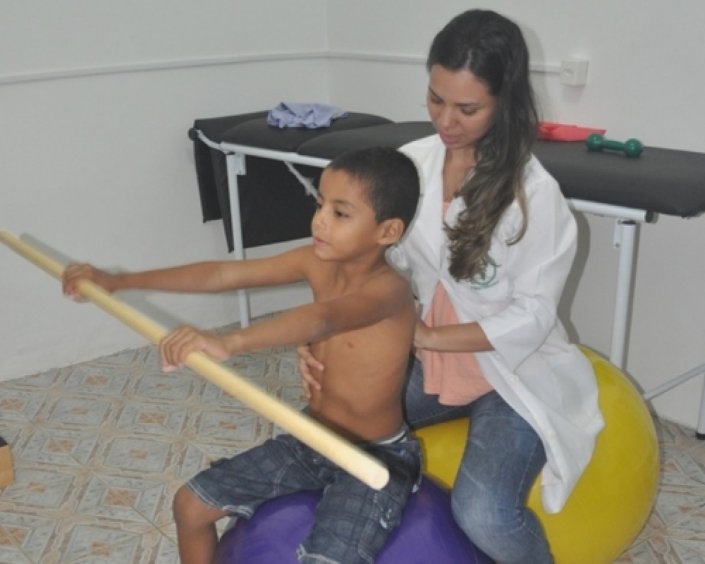 Prefeitura implanta atendimento de fisioterapia no próprio município