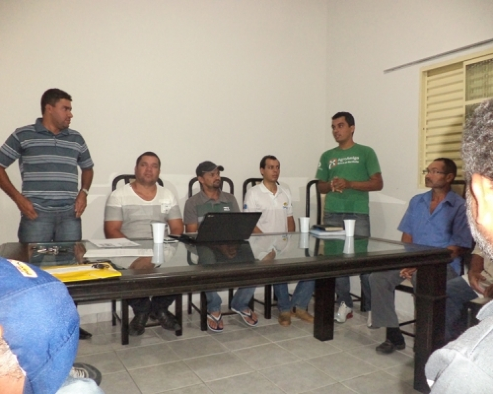 Secretaria de Agricultura realizou reunião com agricultores familiares do município