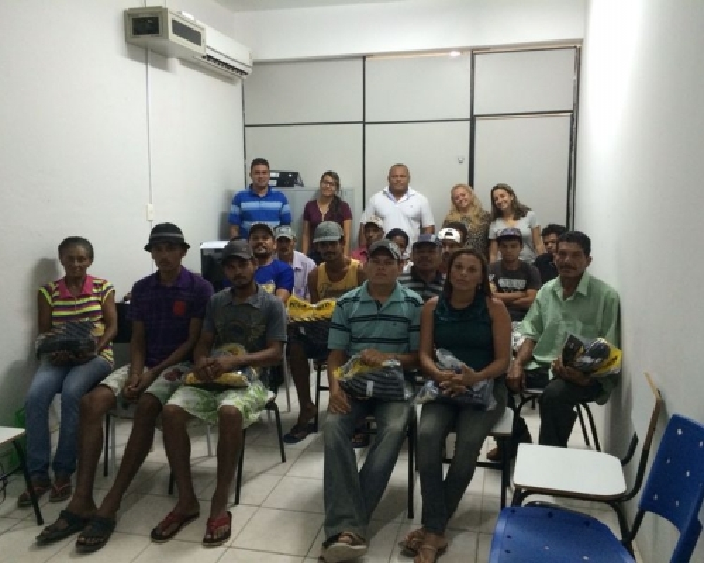 Prefeitura realiza entrega de kits de Equipamentos de Proteção Individual para catadores