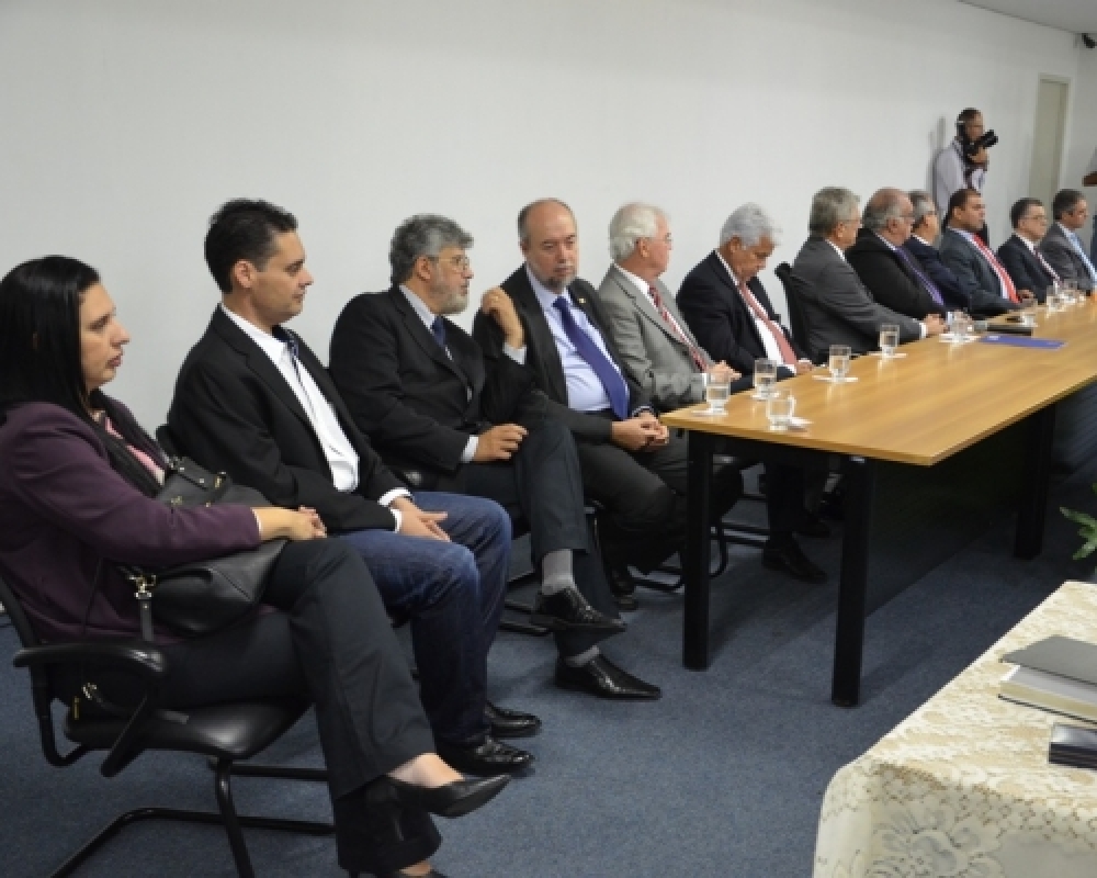 Prefeita Pauline Pereira participa da posse do secretário Estadual de Defesa Social