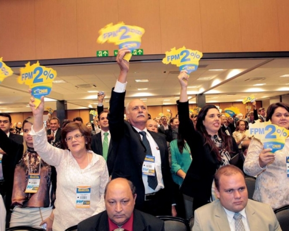 Prefeita Pauline Pereira participa em Brasília da Macha dos prefeitos em favor dos 2% do FPM