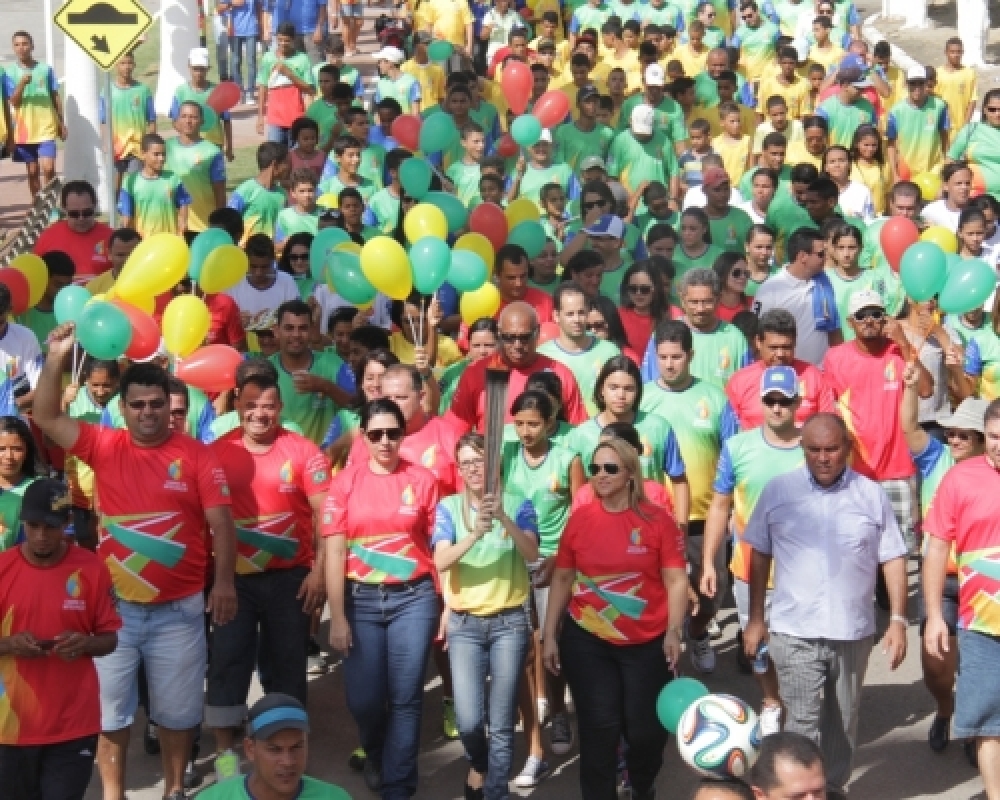 Chama da Integração e hasteamento dos pavilhões reúne as comunidades nas comemorações da emancipação