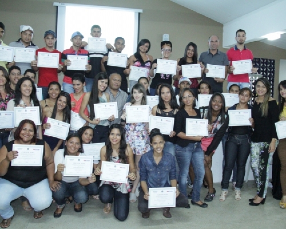 Prefeitura de Campo Alegre realizou entrega de certificados para alunos de cursos do PRONATEC