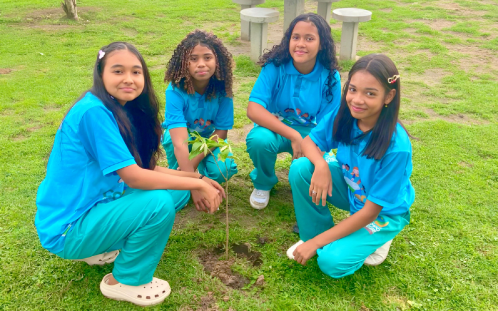 Grupos de Educação Ambiental participam de Plantio no Conjunto Habitacional Olival Tenório