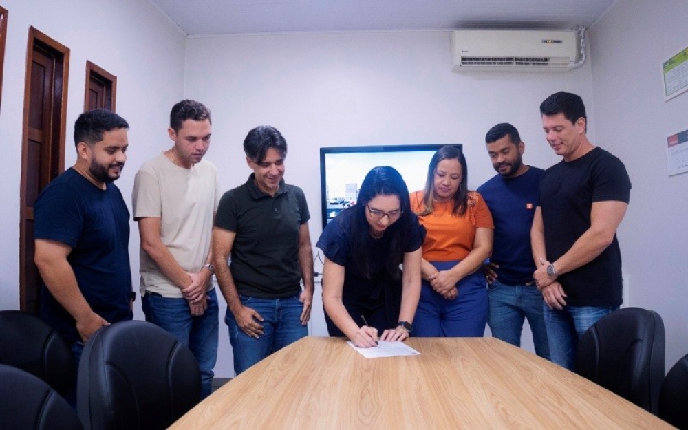 Prefeita Pauline Pereira assinou a ordem de serviços para construção de uma Nova Creche no Conjunto Olival Tenório