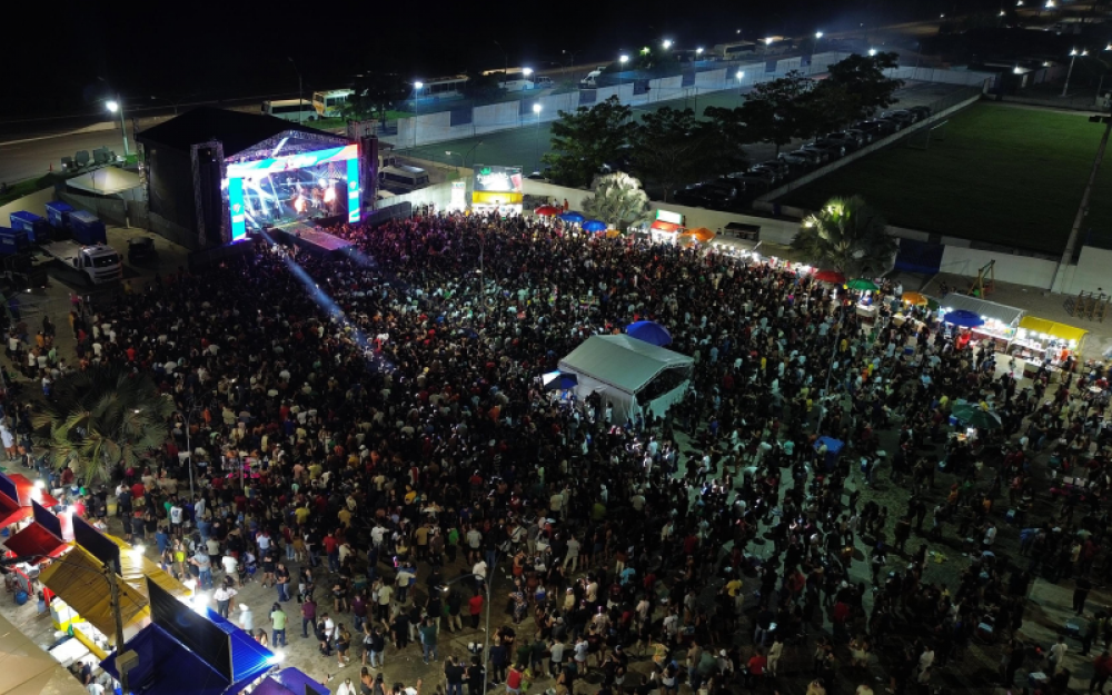 Festa de 65 Anos de Campo Alegre reúne milhares de pessoas para os shows de Theuzinho, Léo Foguete e Matheus Pereira