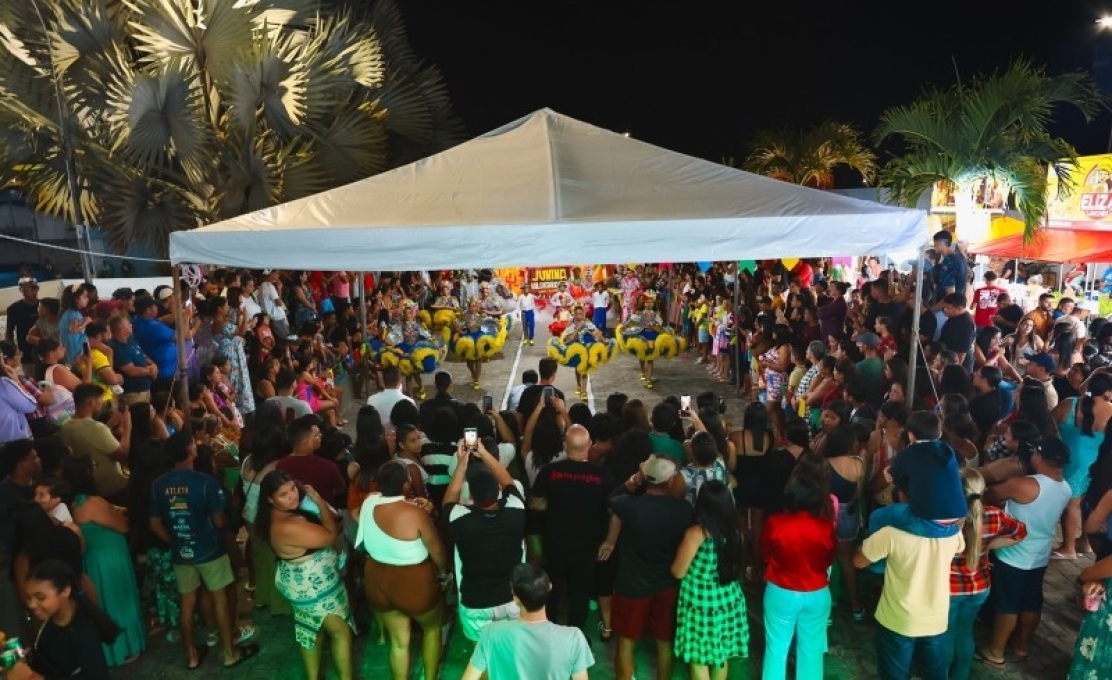 Segunda noite da Caravana do Forró 2026 levou apresentações de quadrilhas juninas e shows de...
