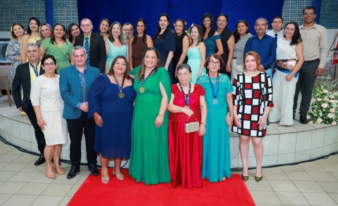 CME realizou a 11ª e 12ª edição da concessão de Honra ao Mérito Educacional de Campo Aleg...