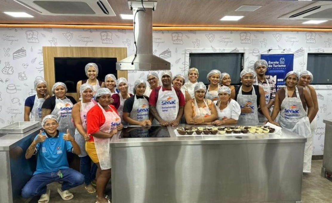 Oficinas de gastronomia ofertadas pela carreta do SENAC em Campo Alegre encerram após uma sema...
