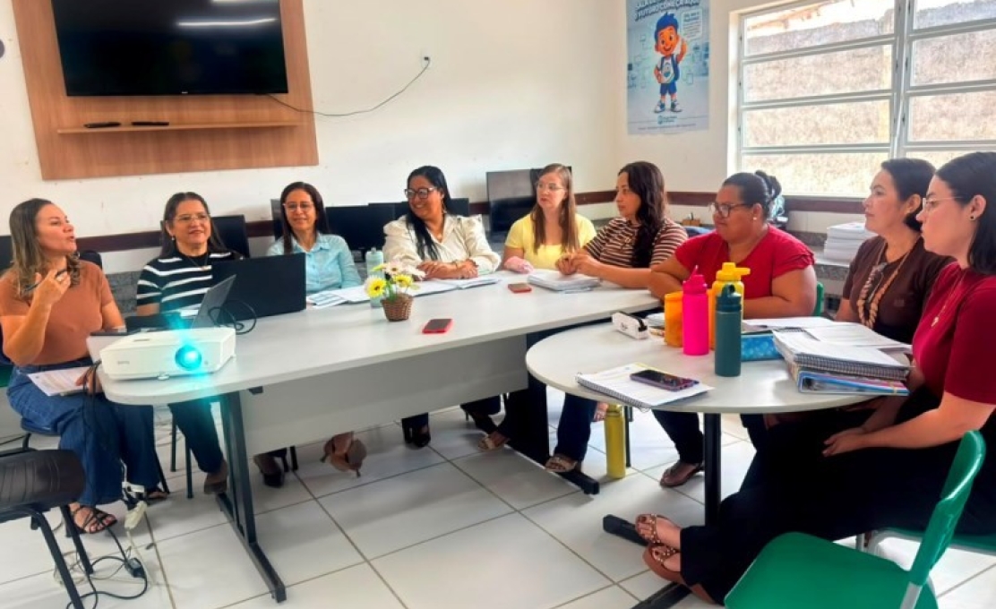 Secretaria de Educação acompanha resultados e planeja novas estratégias para a aprendizagem