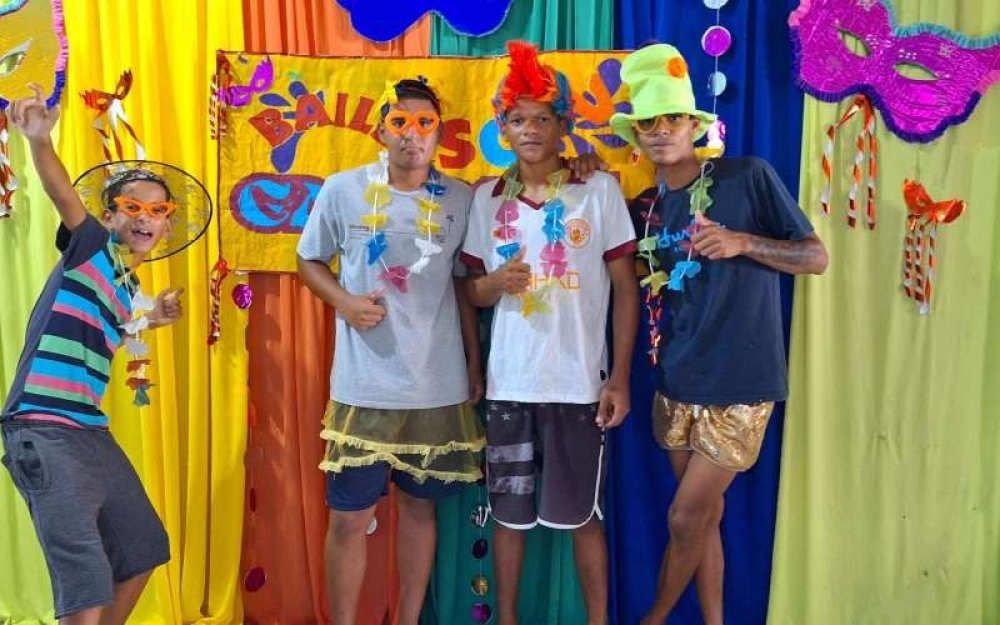 Adolescentes dos Serviços de Convivência e Fortalecimento de Vínculos participam de Baile de Carnaval