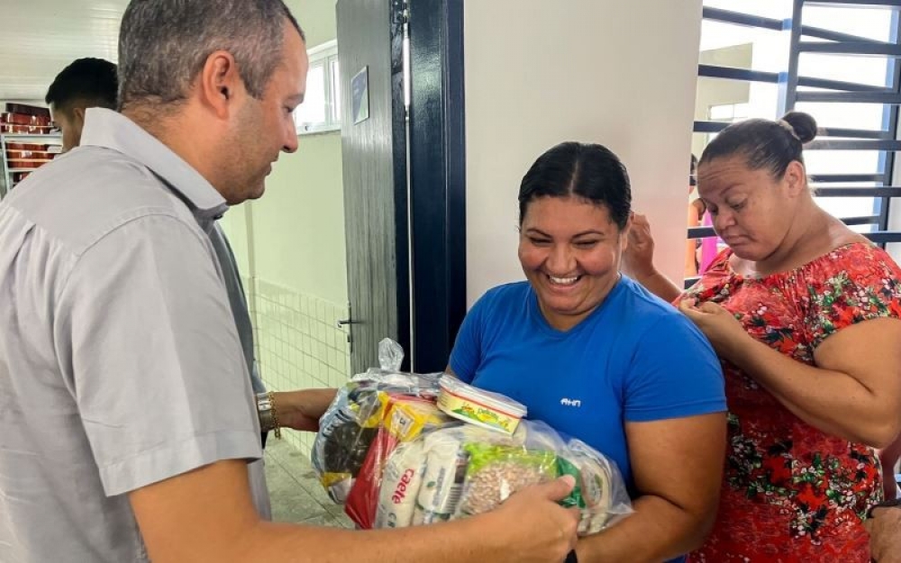 Prefeito Nicolas Pereira realizou a distribuição de mais 02 mil Cestas Básicas para famílias assistidas pelo Bolsa Alegr